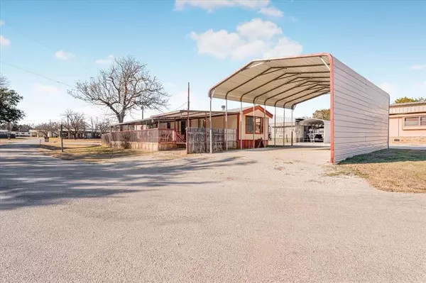 Graham, TX 76450,4705 Fox Hollow Road #60