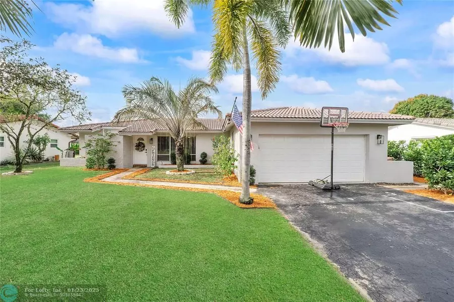 846 Ramblewood Dr, Coral Springs, FL 33071