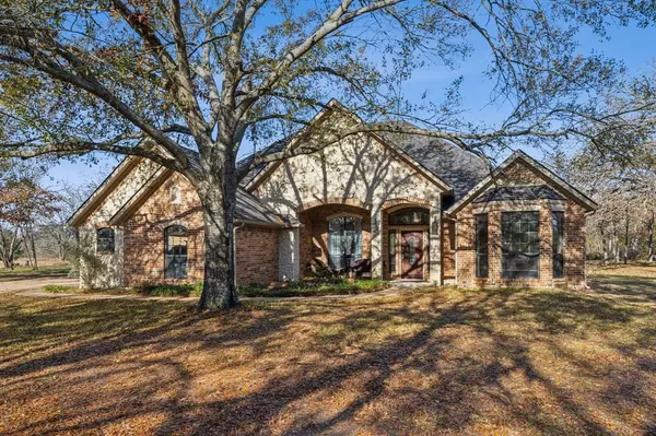 4033 Willow Brook Circle, Terrell, TX 75160