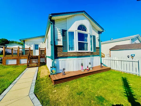 381 Greenwich LN, Fort Mcmurray, AB T9H3X6