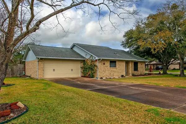 Bryan, TX 77802,3831 Ravenwood Drive