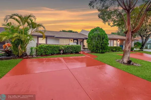 3 Knightsbridge Ln, Boynton Beach, FL 33426