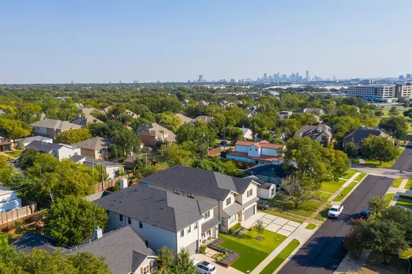 8414 Lakemont Drive,  Dallas,  TX 75209