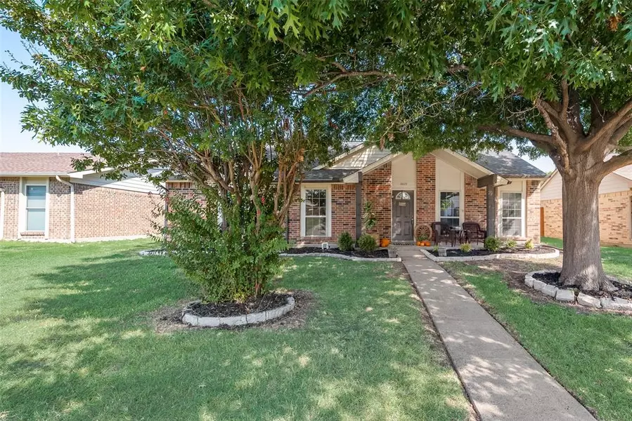 8829 Denver Street, Rowlett, TX 75088