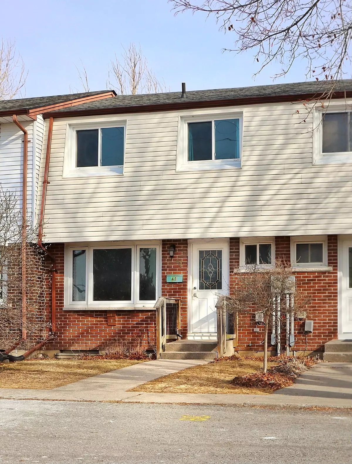 Lennox & Addington, ON K7R 3R6,41 Splinter DR #21