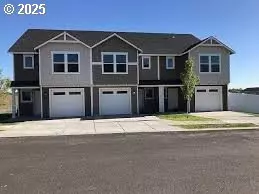 Hermiston, OR 97838,808 E AUTUMN AVE