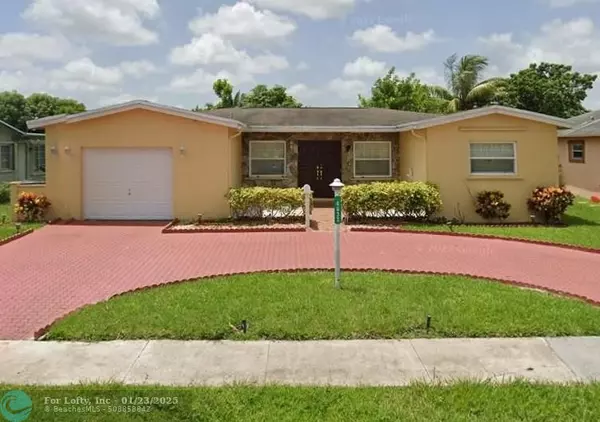 4632 NW 39th St, Lauderdale Lakes, FL 33319