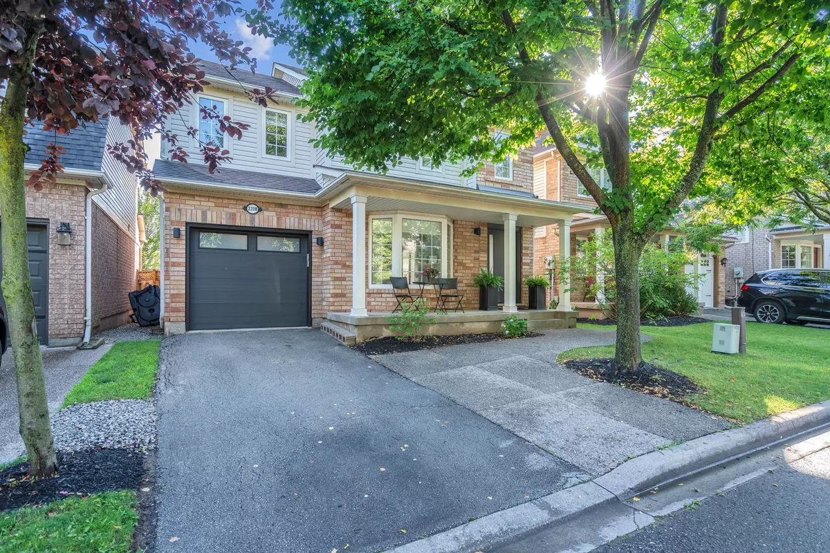 Burlington, ON L7L 6T4,2208 Kenneth CRES