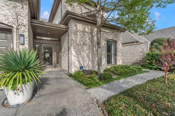 Dallas, TX 75248,5204 Briar Tree Drive