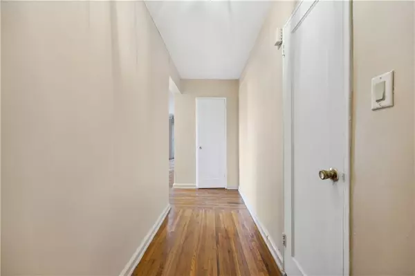 Brooklyn, NY 11223,393 Avenue S #5F