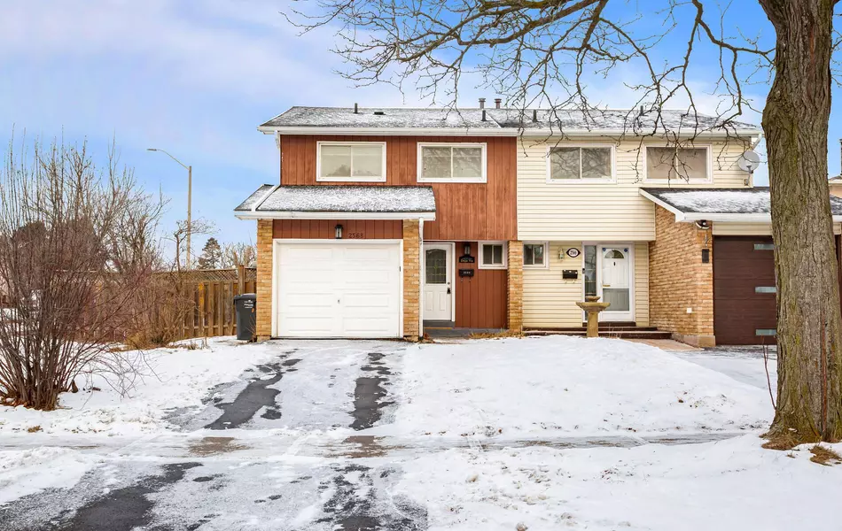 2568 Cobbinshaw CIR, Mississauga, ON L5N 2G3