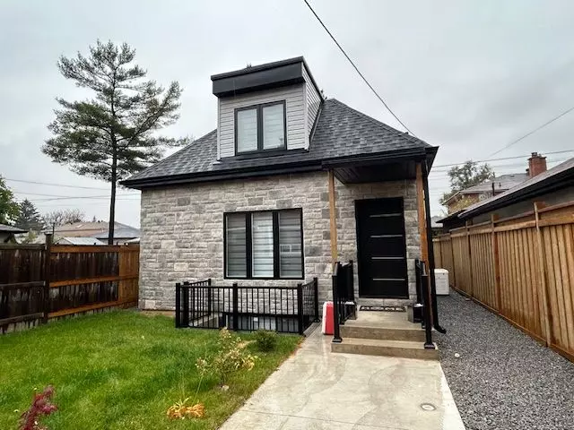 Toronto W04, ON M6M 3B3,18 Thurodale AVE #A