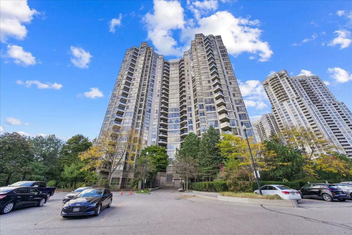 Mississauga, ON L5R 1Y1,55 Kingsbridge Garden CIR #613