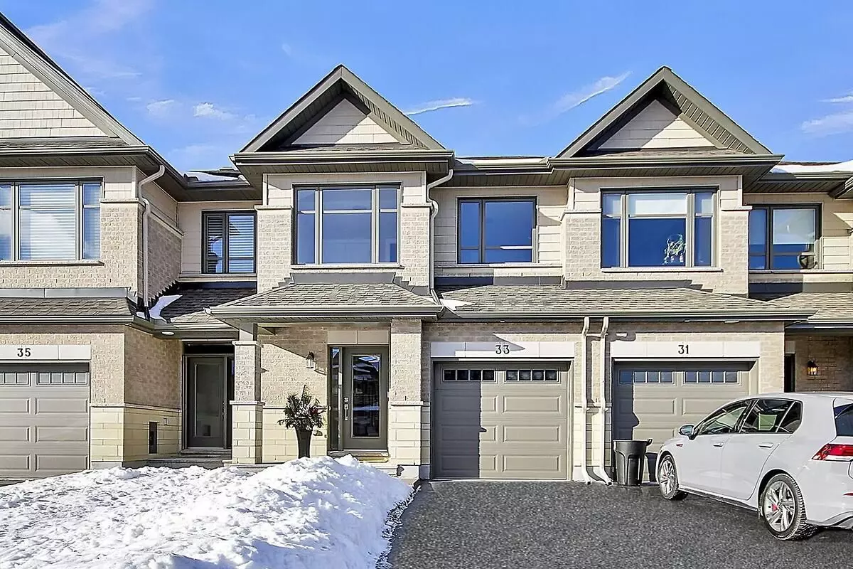 Stittsville - Munster - Richmond, ON K2S 2L9,33 PORTER ST