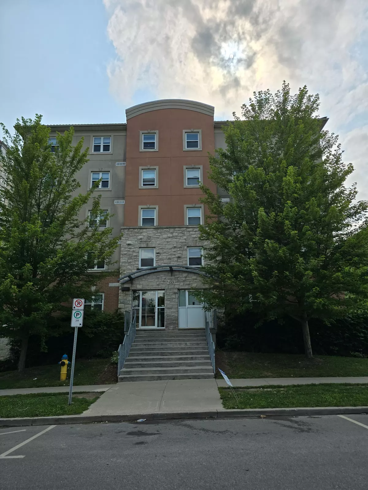 Waterloo, ON N2L 3W6,261 Lester ST #104