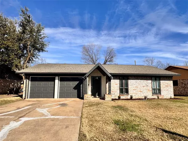 326 Forrest Hill Lane, Grand Prairie, TX 75052