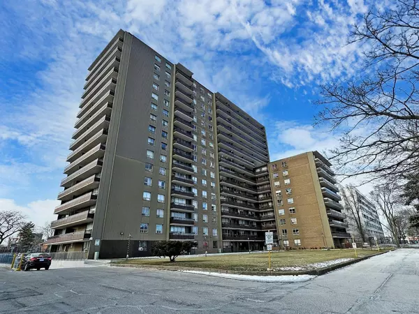 180 Markham RD #819, Toronto E08, ON M1M 2Z9