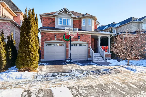 9 Gloria CRES, Whitby, ON L1P 1V4