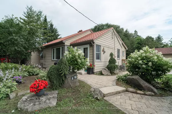 19 Lake DR N, Georgina, ON L4P 1A2