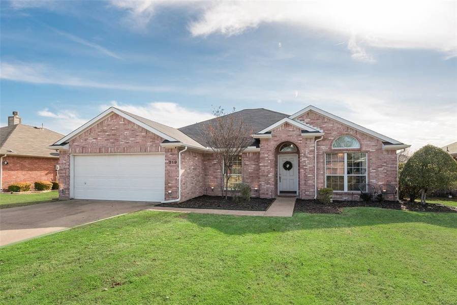 319 S Chestnut Street, Forney, TX 75126