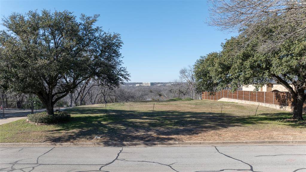 3600 Lands End Street, Fort Worth, TX 76109