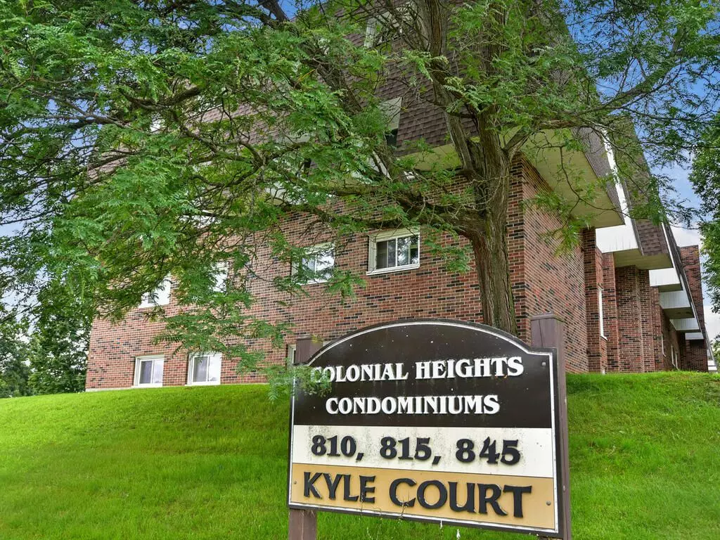 Leeds And Grenville, ON K6V 6J7,815 KYLE CT #104