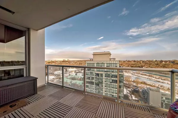 222 Riverfront AVE Southwest #1723, Calgary, AB T2P 0W3