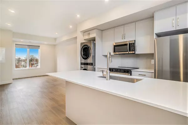 Vanier And Kingsview Park, ON K1L 7Z4,158 Laval ST #5