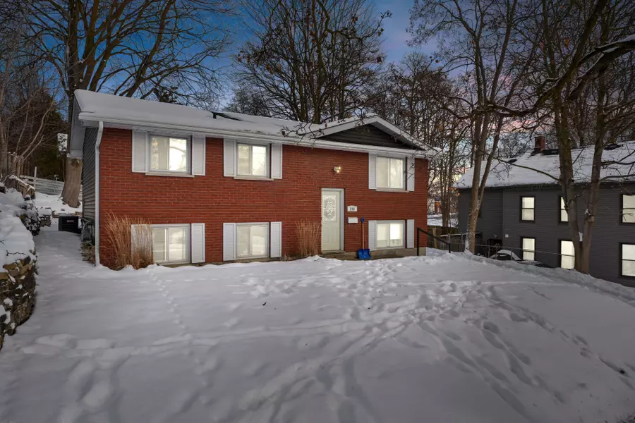 210 Antrim ST, Peterborough, ON K9H 3G4