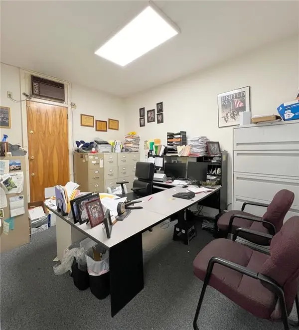 60-60 Fresh Pond RD, Maspeth, NY 11378