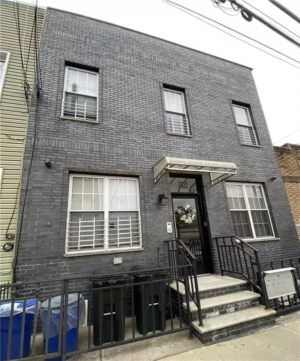 73-22 69th PL, Glendale, NY 11385