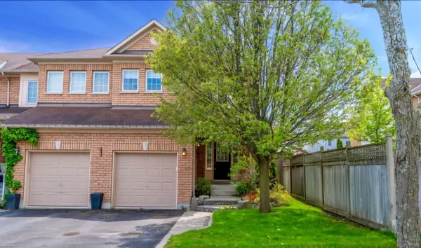 17 Presley CRES, Whitby, ON L1P 0A3