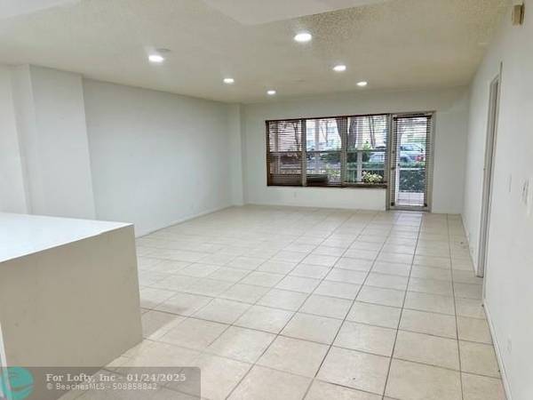 Coral Springs, FL 33065,10777 W Sample Rd  #103