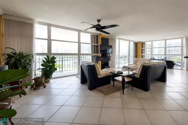 Hallandale Beach, FL 33009,400 Leslie Dr  #530