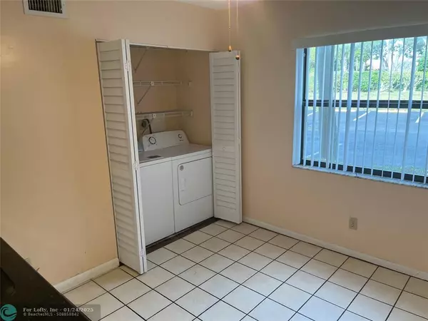 Fort Lauderdale, FL 33321,7406 Woodmont Ter  #106