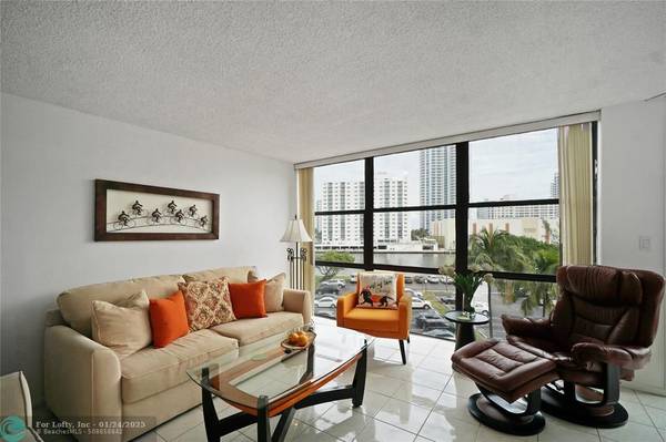 Hallandale Beach, FL 33009,800 Parkview Dr  #524