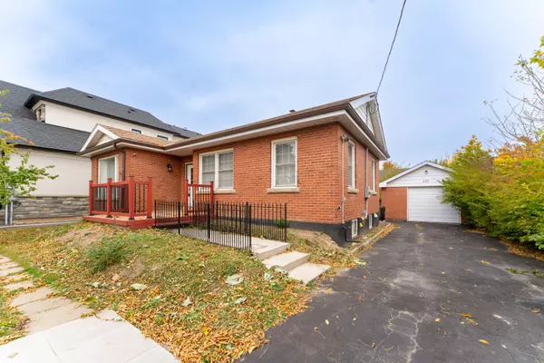 Oakville, ON L6K 2W3,239 Margaret DR #Lower