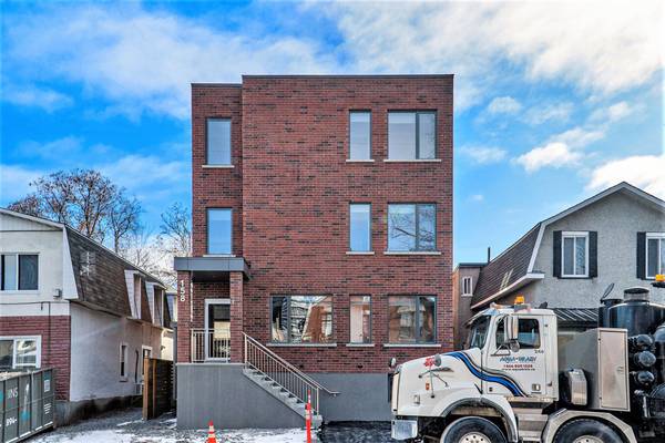 158 Laval ST #3, Vanier And Kingsview Park, ON K1L 7Z4