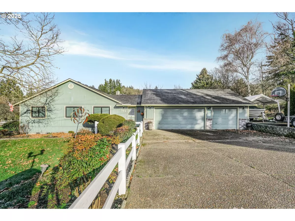 Newberg, OR 97132,707 NE CAMELIA DR