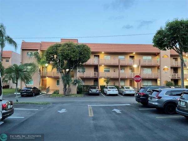 9861 Sunrise Lakes Blvd  #304,  Sunrise,  FL 33322