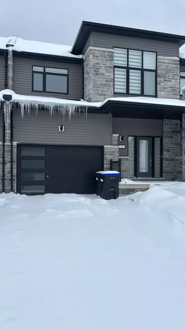 9 Federica CRES W, Wasaga Beach, ON L9Z 0N5