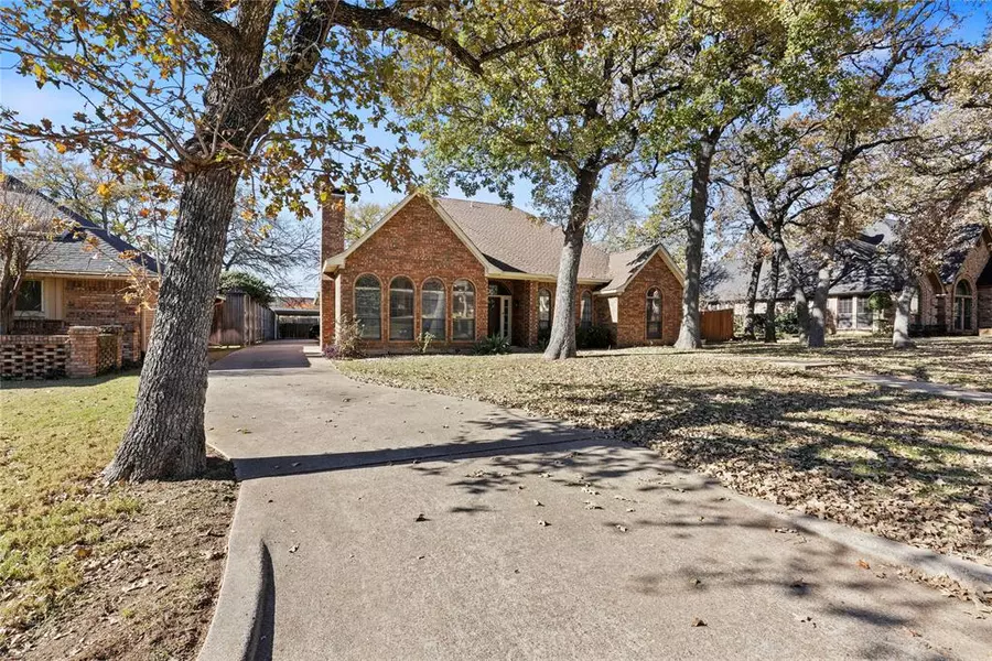 11 Sue Court, Mansfield, TX 76063