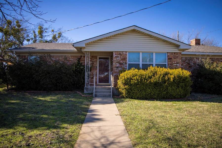 1702 S College Avenue, Decatur, TX 76234