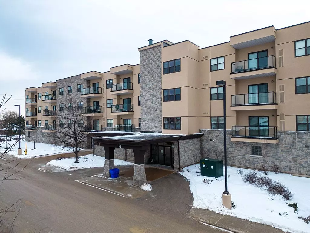 Simcoe, ON L9Y 0B2,91 Raglan ST #404