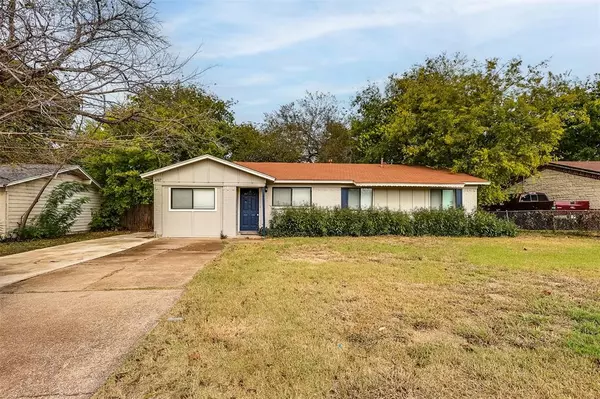 6317 Watauga Road, Watauga, TX 76148