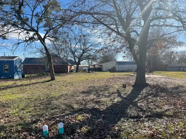 Wolfe City, TX 75496,707 W Turner Street