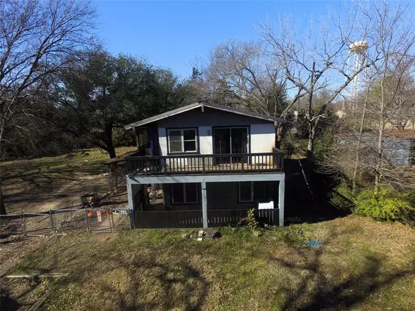 242 Club Park Court, East Tawakoni, TX 75472