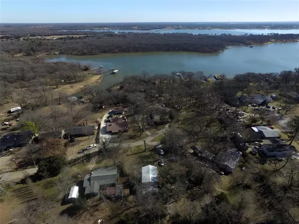 East Tawakoni, TX 75472,242 Club Park Court