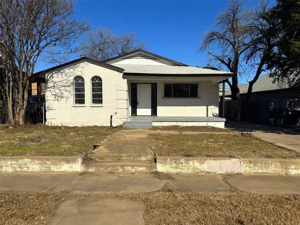 205 E Fogg Street, Fort Worth, TX 76110