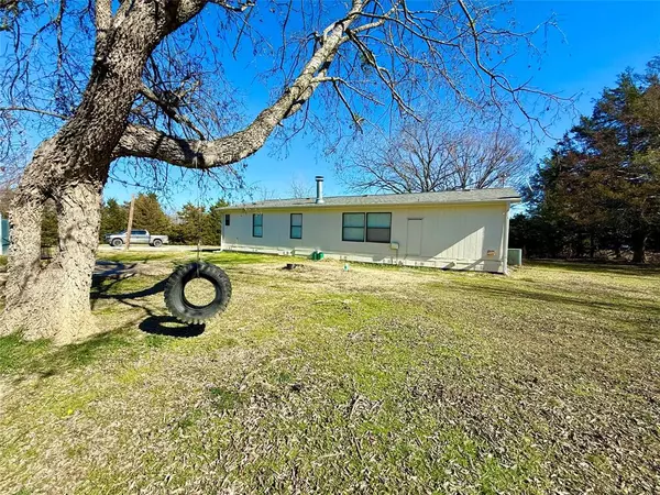 Bonham, TX 75418,1633 N State Highway 78